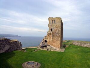 Scarborough-castle-keep-well.jpg